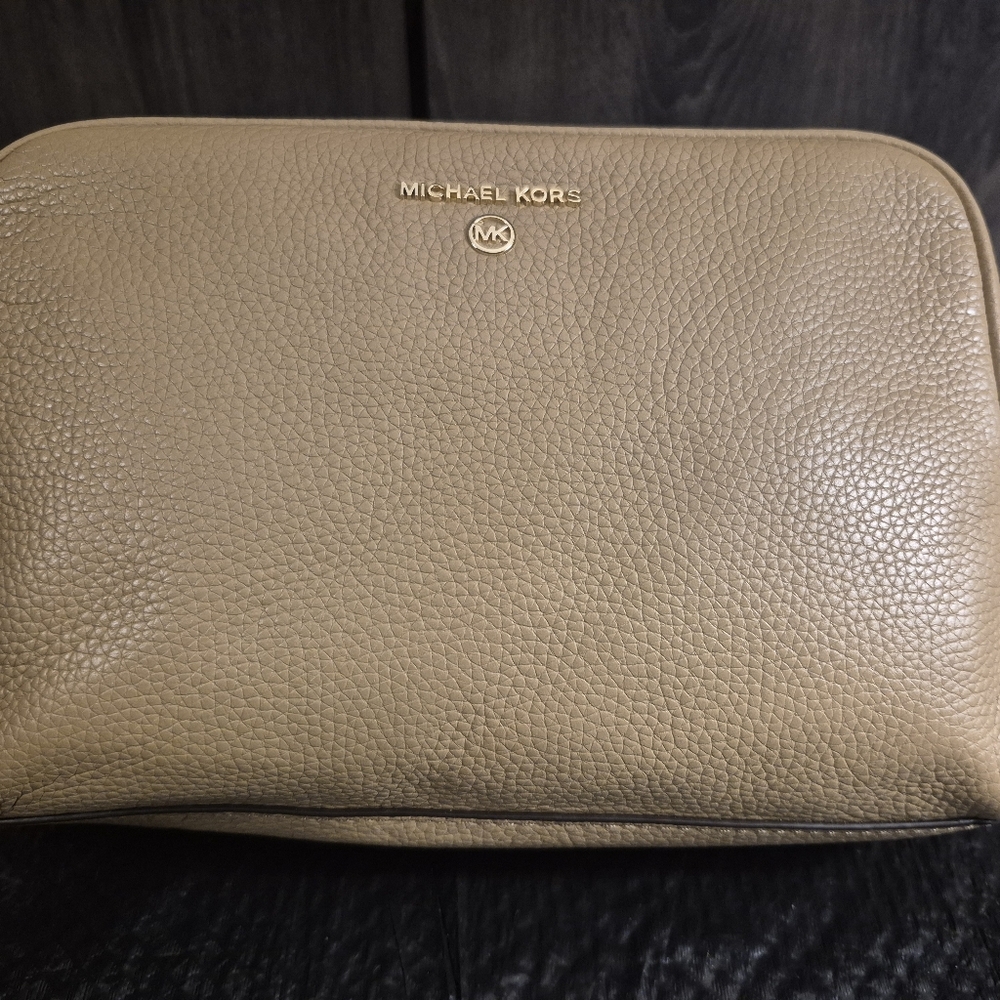 Women Tan Leather Travel Bag